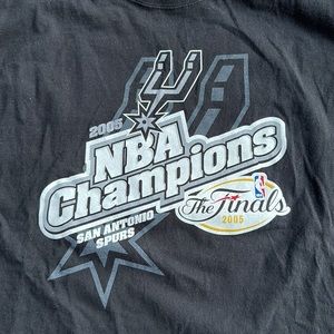 NBA champion spurs 2005 t-shirt Size XL